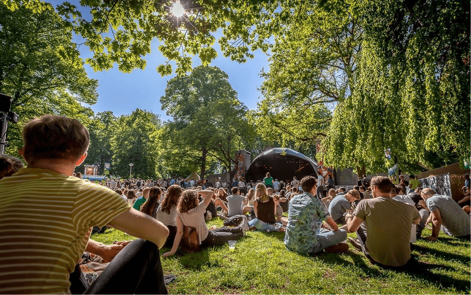 HERA 96 overdekt podium zij-aanzicht